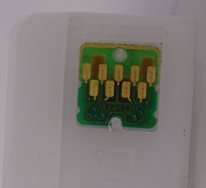 300px-P_-_Compatible_Epson_T702__Chip_View_.jpg