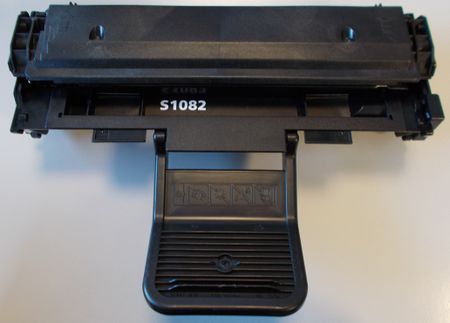 450px-Compatible_Samsung_MLT-D1082S__Top_View_.jpg