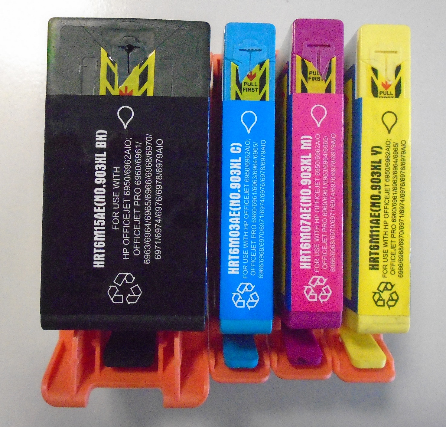 Compatible_HP_903XL__Top_view_with_seal_removed_%2B_clip_on_.JPG